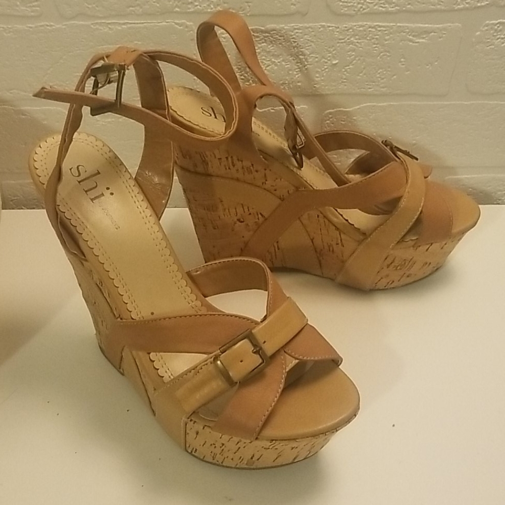 Wedge heels